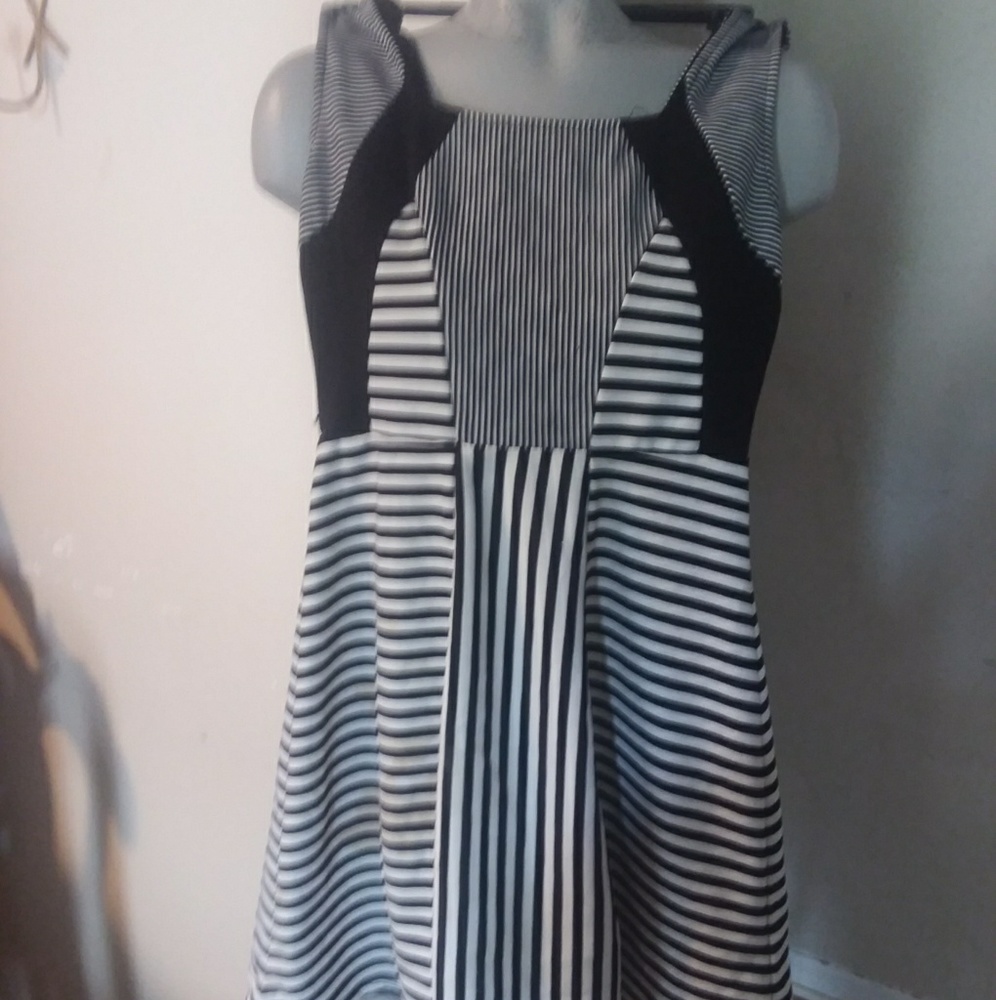 Women dress by city triangle size S